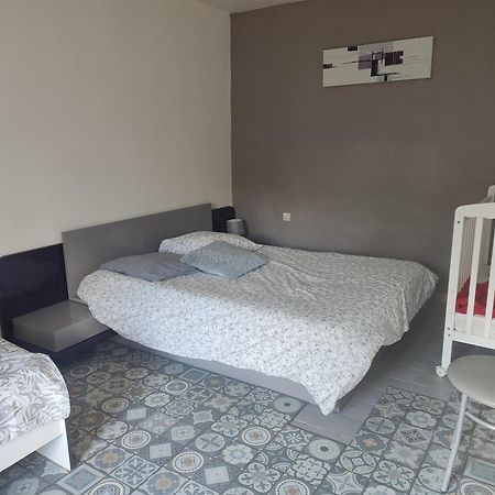 Maison Plain Pied, 2 Chambres, Longere Typique , Fraiche, Dans Bourg Avec Tous Commerces Luçay-le-Mâle 외부 사진